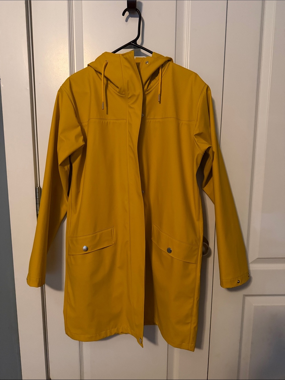 Helly Hansen Women's Moss Rain Coat in Yellow